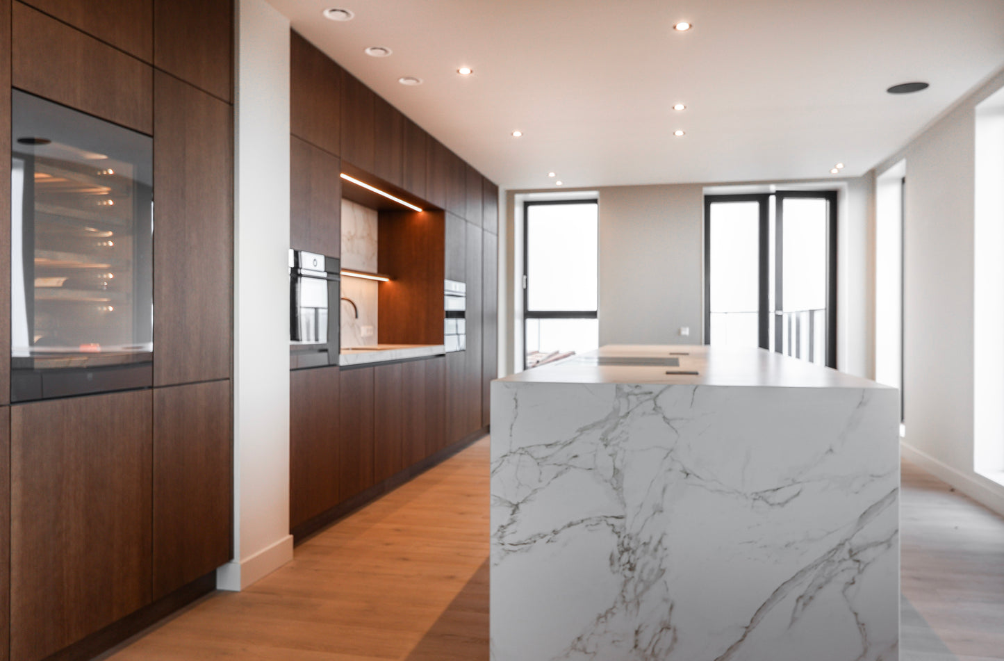 Maatwerk keuken met luxe details en verfijnde afwerking