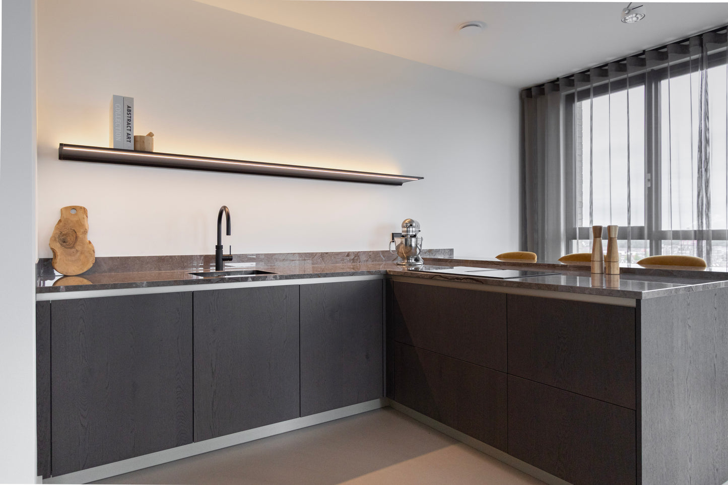 Warme Keuken in Bruintinten - Luxe Italiaanse Maatwerk keuken in Alkmaar