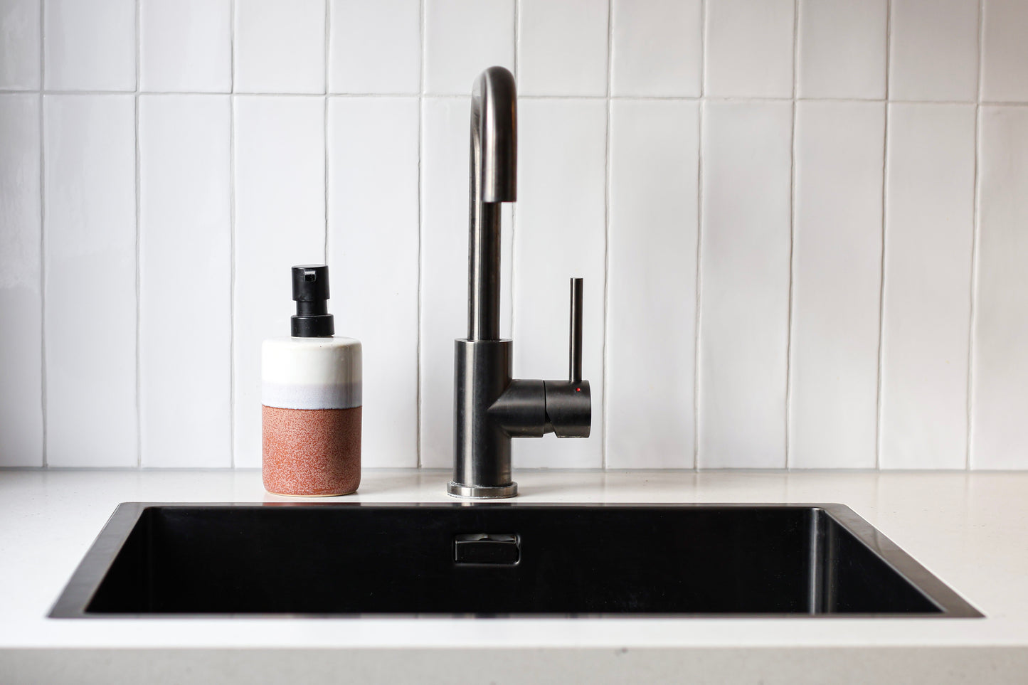 Italiaanse maatwerk- keuken en interieur met gietvloer